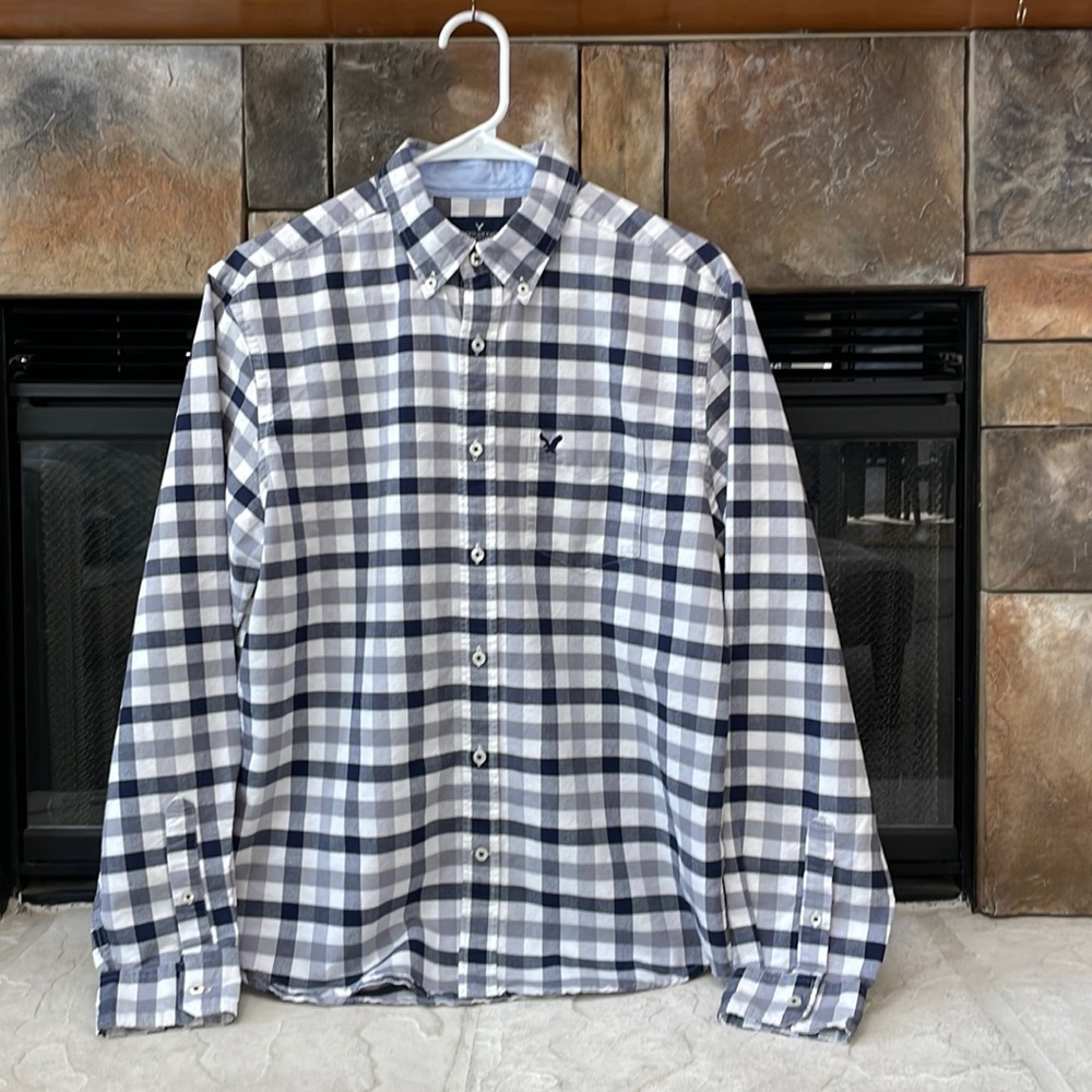 AMERICAN EAGLE SUPER SOFT PLAID BUTTON LONG SLEEVE SHIRT